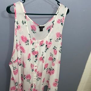 Torrid 5XL blouse white and pink floral print